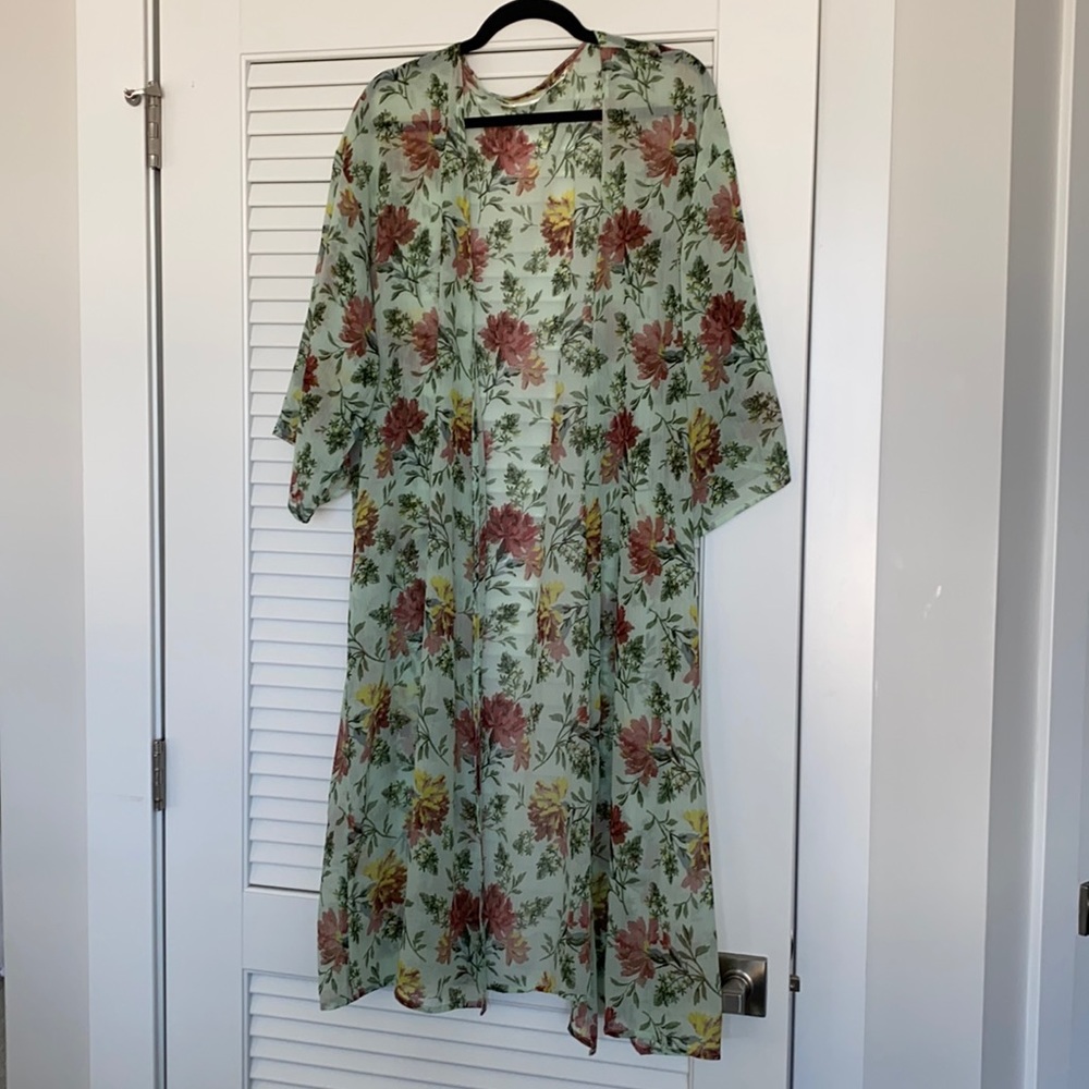 Lucky Brand Green floral kimono one size fits all :)